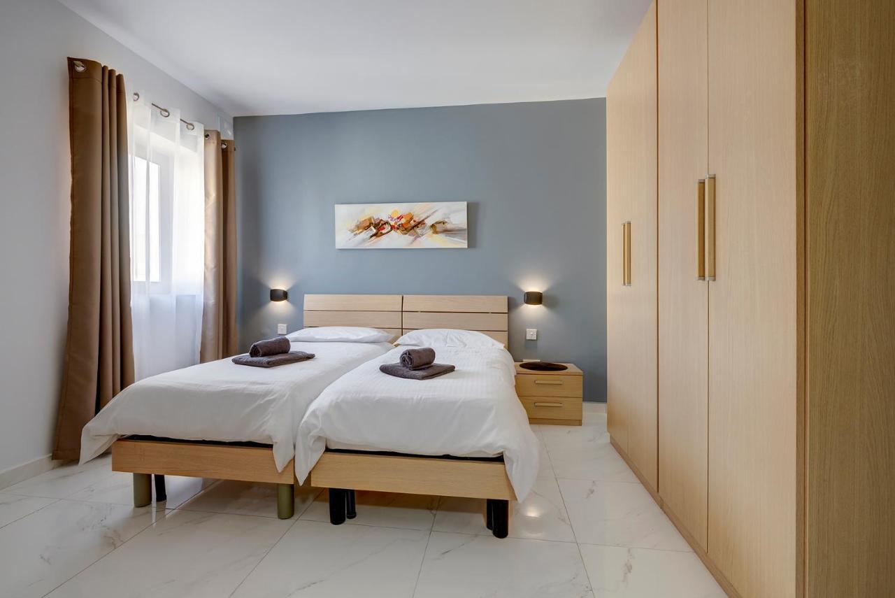 Chic 2Br Penthouse Steps From The Promenade Apartamento Sliema Exterior foto