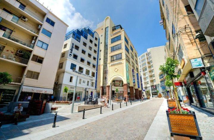 Chic 2Br Penthouse Steps From The Promenade Apartamento Sliema Exterior foto