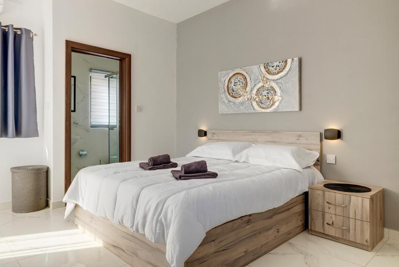 Chic 2Br Penthouse Steps From The Promenade Apartamento Sliema Exterior foto