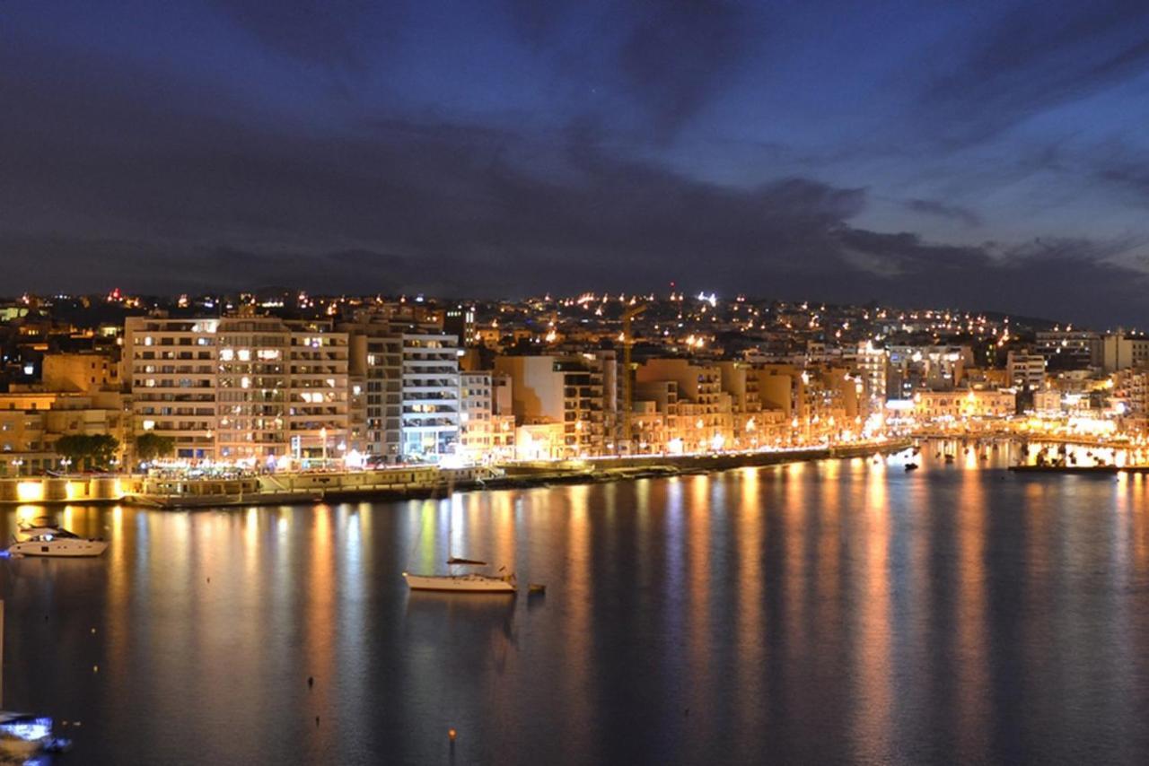 Chic 2Br Penthouse Steps From The Promenade Apartamento Sliema Exterior foto