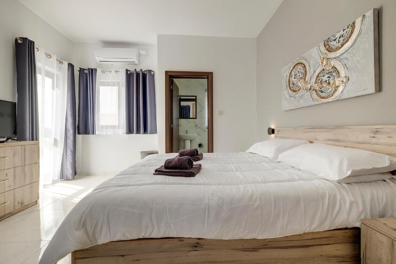Chic 2Br Penthouse Steps From The Promenade Apartamento Sliema Exterior foto