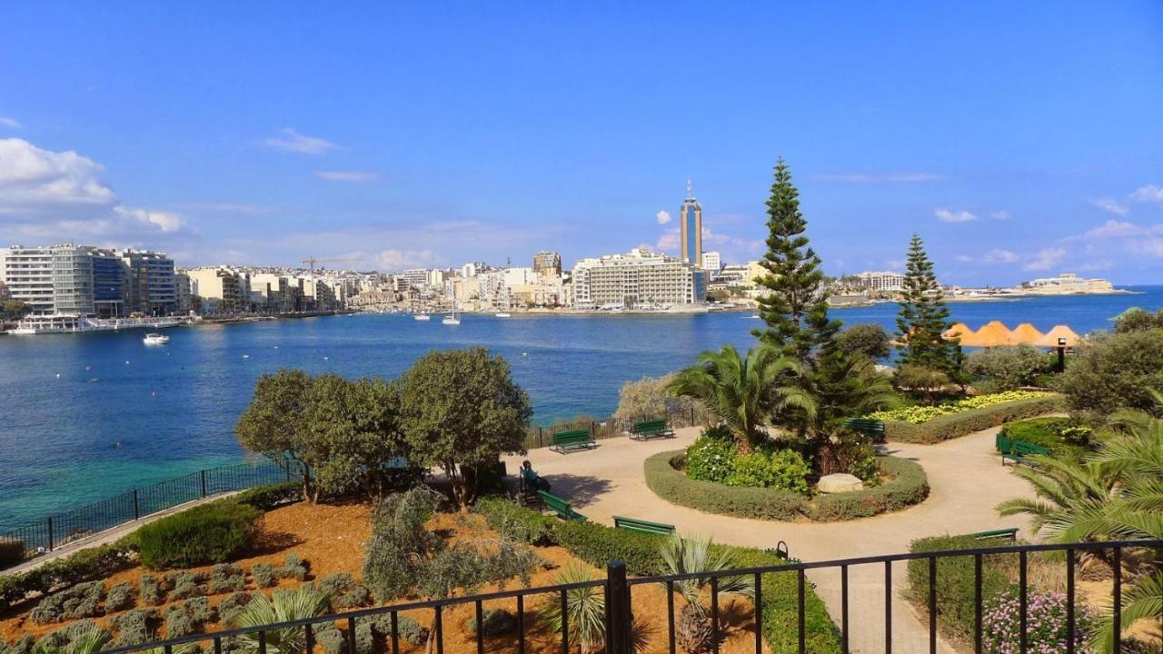 Chic 2Br Penthouse Steps From The Promenade Apartamento Sliema Exterior foto