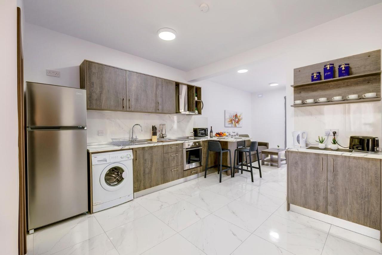 Chic 2Br Penthouse Steps From The Promenade Apartamento Sliema Exterior foto
