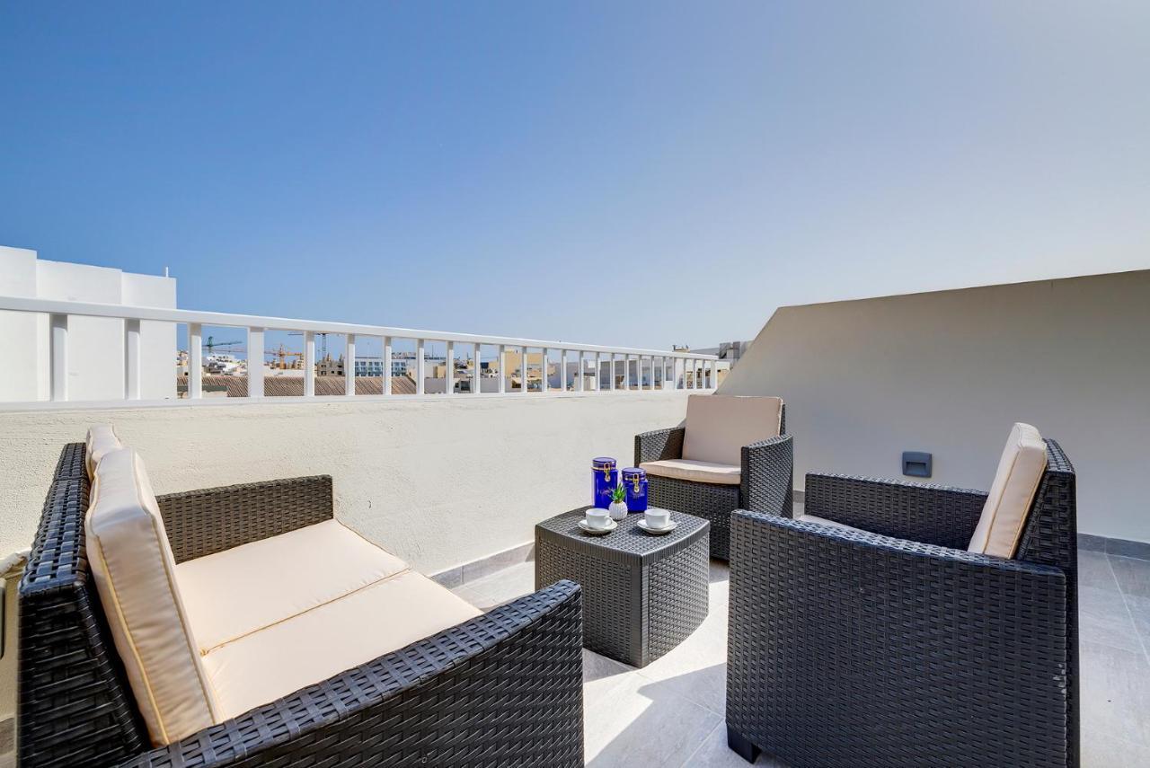 Chic 2Br Penthouse Steps From The Promenade Apartamento Sliema Exterior foto