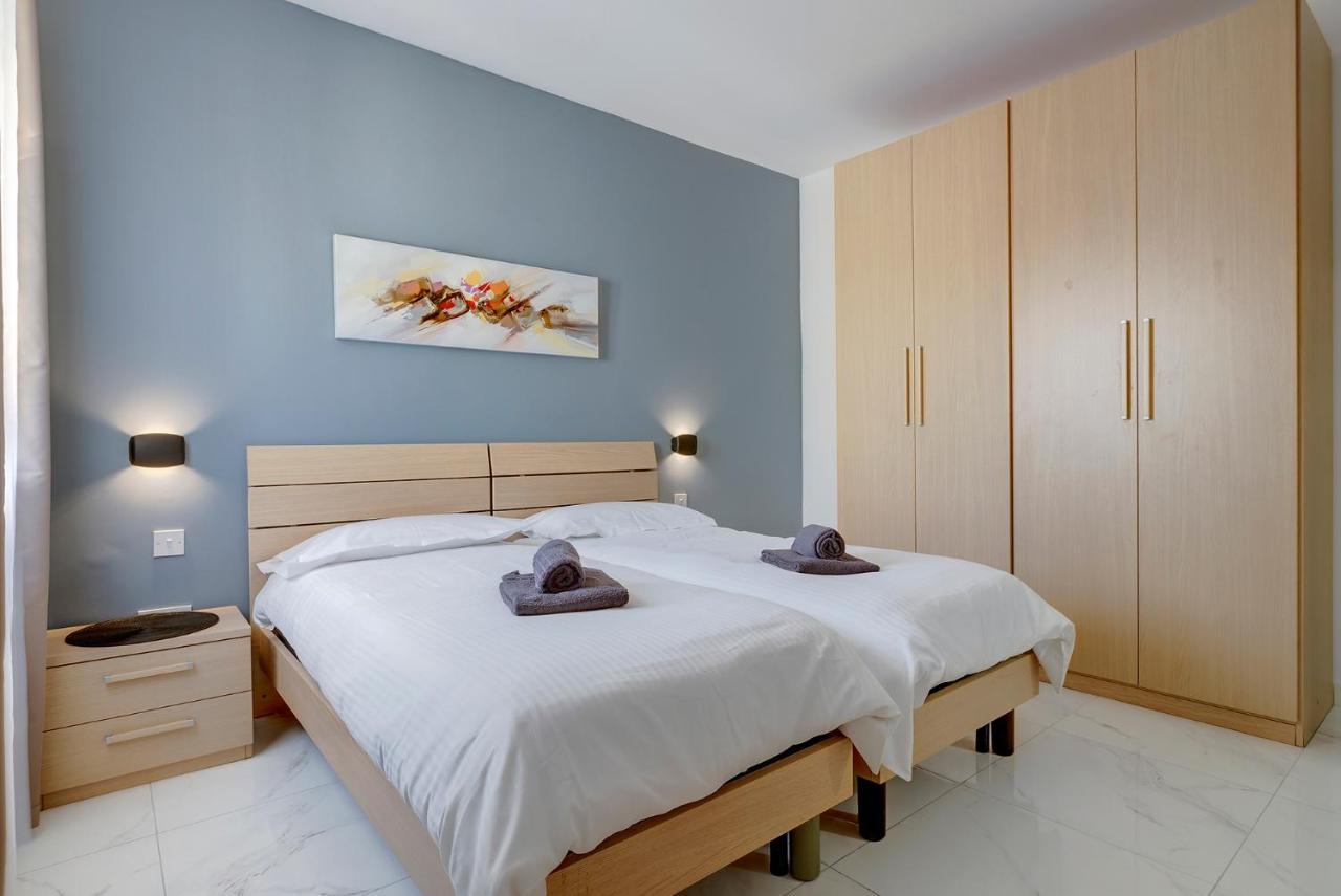Chic 2Br Penthouse Steps From The Promenade Apartamento Sliema Exterior foto